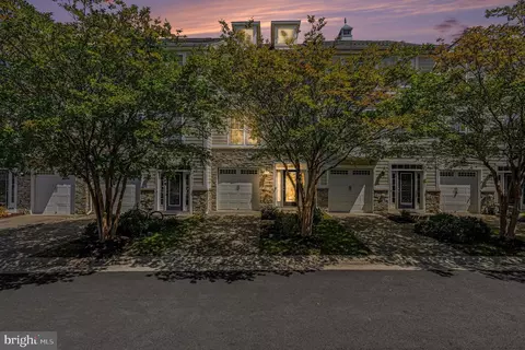 309 Monroe Point Dr, Colonial Beach, VA 22443