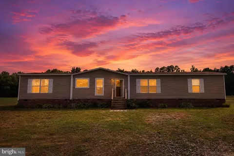 353 Plunk Town Rd, Montross, VA 22520