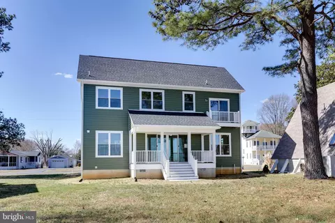 54 Shore Dr, Colonial Beach, VA 22443