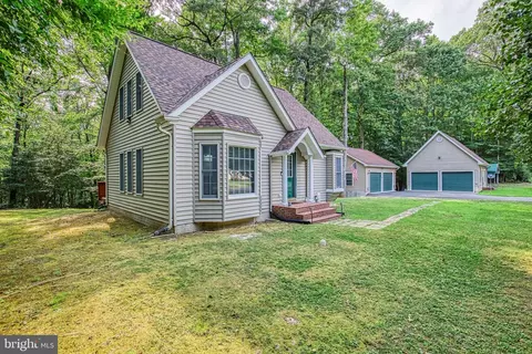 70 Francis St, Montross, VA 22520