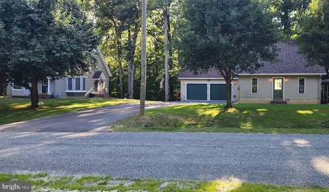 70 Francis St, Montross, VA 22520