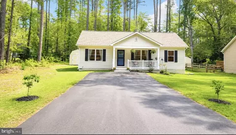 328 Weatherall Dr, Montross, VA 22520