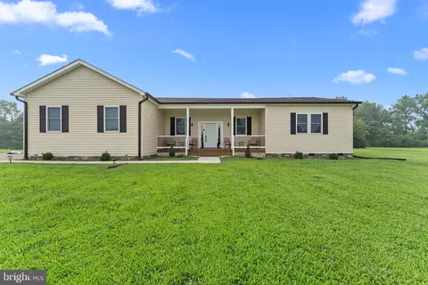 148 Matthews Cove Dr, Montross, VA 22520