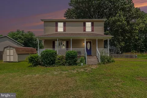 214 Richmond Rd, Colonial Beach, VA 22443