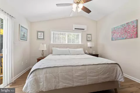 Bedroom - 305 Cedar Ln, Colonial Beach, VA 22443 photo 4 of 4