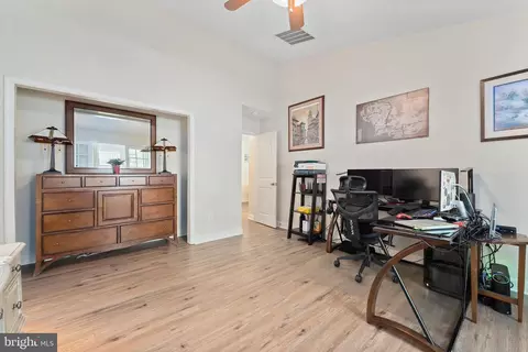 Entry Way - 305 Cedar Ln, Colonial Beach, VA 22443 photo 4 of 5