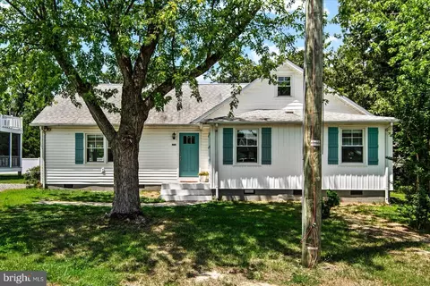 505 Monroe Bay Ave, Colonial Beach, VA 22443