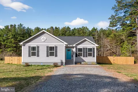 583 Cabin Point Dr, Montross, VA 22520