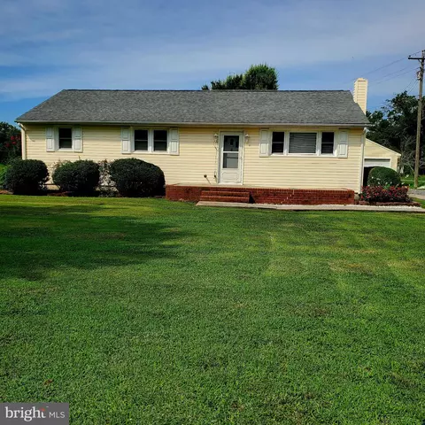 204 Chatham Village Rd, Montross, VA 22520