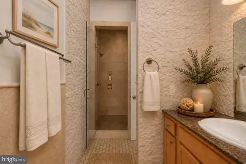 Bath - 116 Kettle Bottom Dr, Colonial Beach, VA 22443 photo 2 of 12
