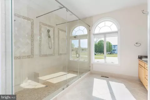 Bath - 116 Kettle Bottom Dr, Colonial Beach, VA 22443 photo 5 of 12