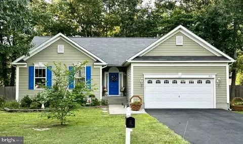 211 Meadow Ave, Colonial Beach, VA 22443