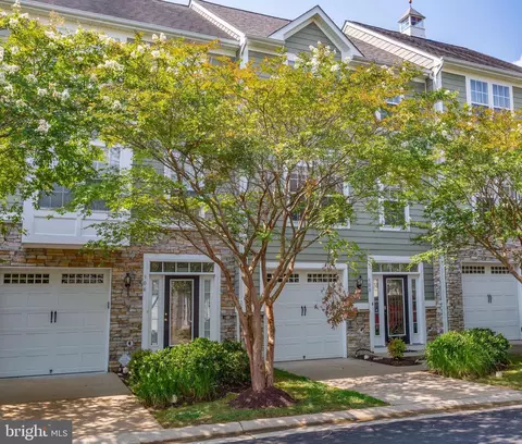 308 Monroe Point Dr, Colonial Beach, VA 22443