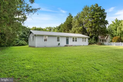 127 Fairfax Dr, Colonial Beach, VA 22443