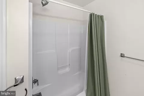Bath - 77 Randall Rd, Colonial Beach, VA 22443 photo 3 of 3