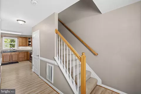 Entry Way - 77 Randall Rd, Colonial Beach, VA 22443 photo 2 of 3