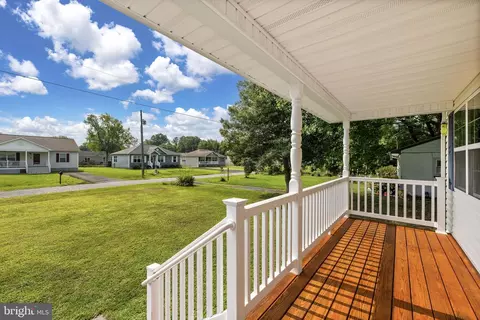 Exterior - 77 Randall Rd, Colonial Beach, VA 22443 photo 5 of 9