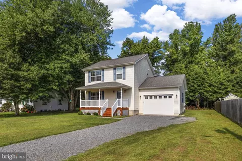 Exterior - 77 Randall Rd, Colonial Beach, VA 22443 photo 2 of 9