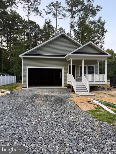 352 N Glebe Rd, Montross, VA 22520