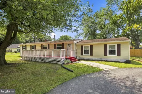 153 Richmond Rd, Colonial Beach, VA 22443