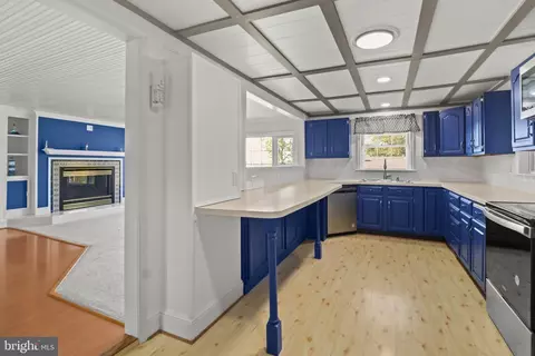 Kitchen - 155 Pearson Dr, Colonial Beach, VA 22443 photo 2 of 6