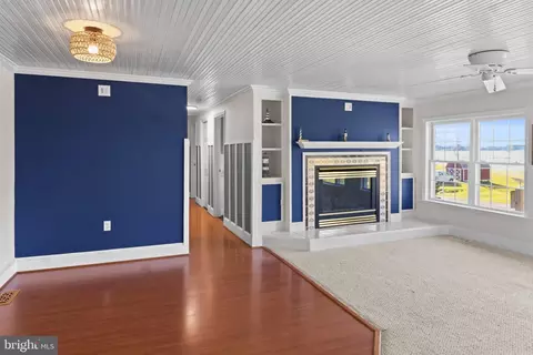 Living - 155 Pearson Dr, Colonial Beach, VA 22443 photo 1 of 5