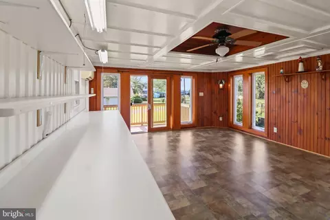 Living - 155 Pearson Dr, Colonial Beach, VA 22443 photo 5 of 5