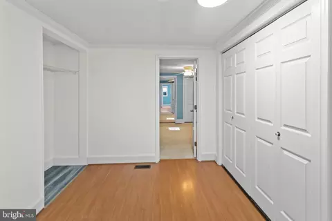 Entry Way - 155 Pearson Dr, Colonial Beach, VA 22443 photo 2 of 5