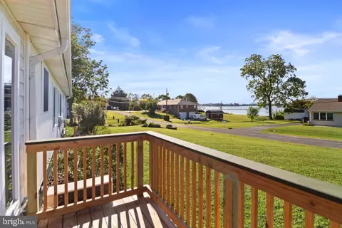 Exterior - 155 Pearson Dr, Colonial Beach, VA 22443 photo 1 of 5