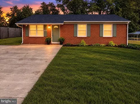 40 Lea Rd, Colonial Beach, VA 22443