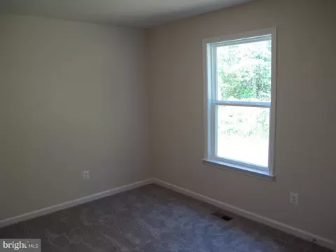 Bedroom - 151 Loretta Dr, Colonial Beach, VA 22443 photo 1 of 8