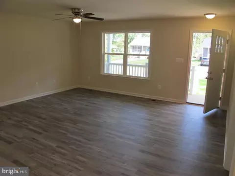 Living - 151 Loretta Dr, Colonial Beach, VA 22443 photo 1 of 6