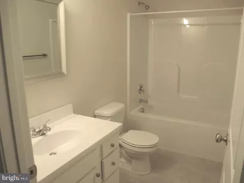 Bath - 151 Loretta Dr, Colonial Beach, VA 22443 photo 3 of 3