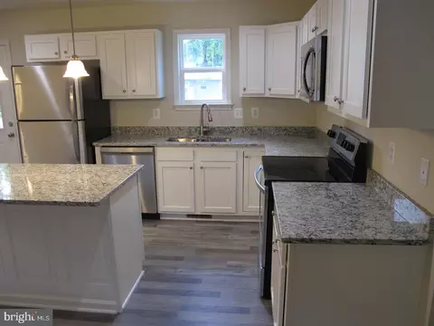 Kitchen - 151 Loretta Dr, Colonial Beach, VA 22443 photo 2 of 7