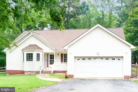 171 Lands End Dr, Montross, VA 22520