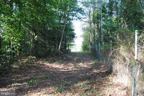 Trigger Drive, Colonial Beach, VA 22443 photo 2
