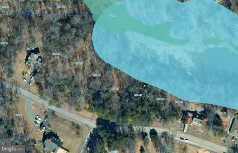 Queens Way, Montross, VA 22520