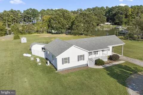 569 Safe Harbor Lndg, Hague, VA 22469