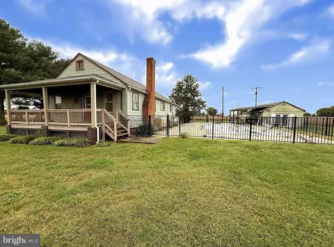 4479 Coles Point Rd, Hague, VA 22469
