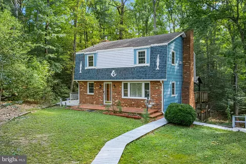 275 Castle Dr, Montross, VA 22520
