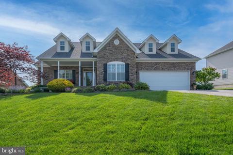 1904 Clayton Ridge Dr, Winchester, VA 22601