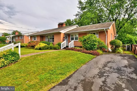 805 Kinzel Dr, Winchester, VA 22601