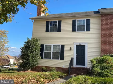 801 Appleseed Ct, Winchester, VA 22601