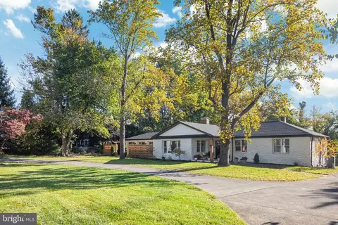 632 Merrimans Ln, Winchester, VA 22601