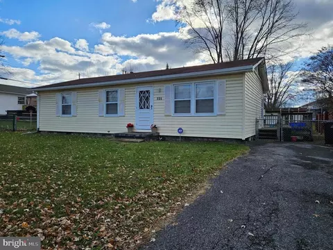 725 Green St, Winchester, VA 22601