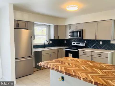 812 Kinzel Dr, Winchester, VA 22601 photo 2