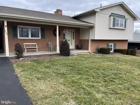 1516 Pondview Dr, Winchester, VA 22601