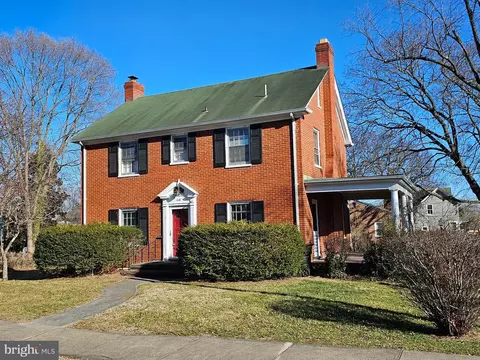 618 S Washington St, Winchester, VA 22601
