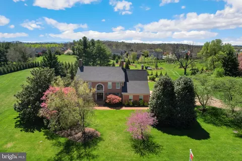 935 Breckinridge Ln, Winchester, VA 22601