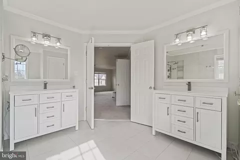 Bath - 942 Wayne Dr, Winchester, VA 22601 photo 1 of 3